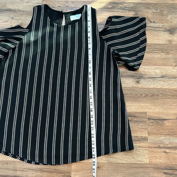 VERONICA M WOMENS TOP BLOUSE  BLACK & WHITE STRIPPED COLD SHOULDER SIZE SMALL - Picture 8 of 11